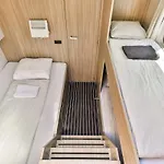 New Houseboat Center 'saiter' *