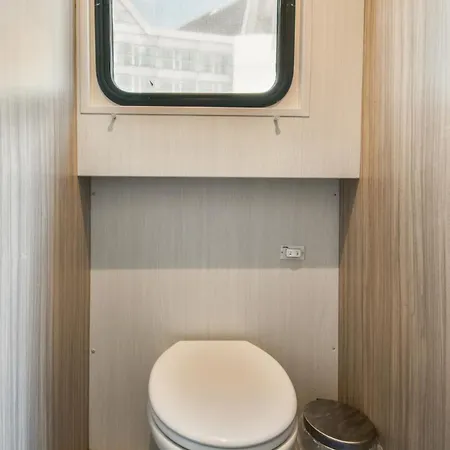 New Houseboat Center 'saiter'