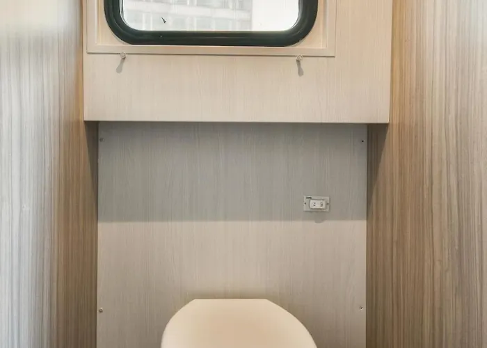 New Houseboat Center 'saiter'