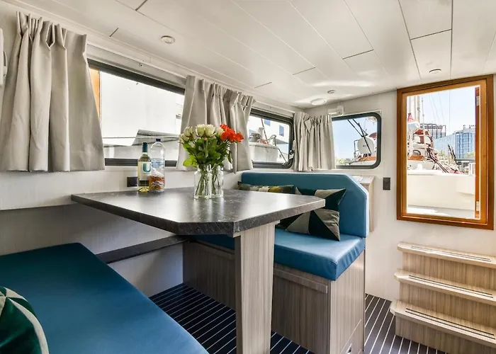 Botel New Houseboat Center 'saiter' *