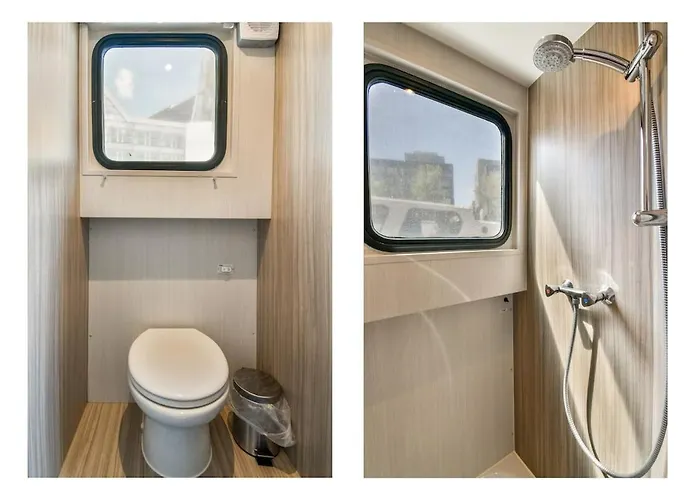 Botel New Houseboat Center 'saiter' *