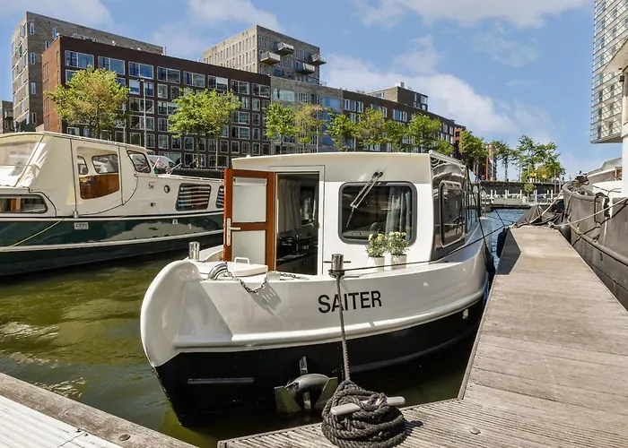 New Houseboat Center 'saiter'