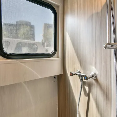 Bådhotel New Houseboat Center 'saiter' *